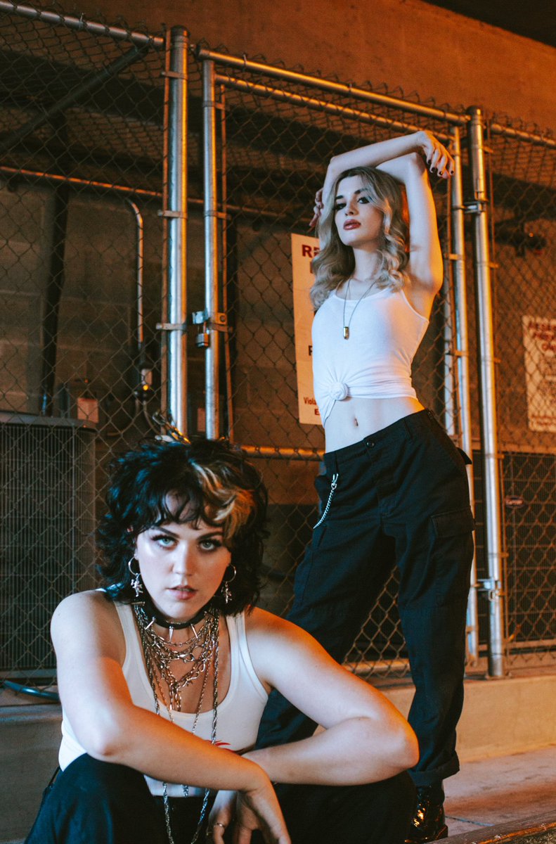 FlowResale's tweet photo. meet Dani! she’s our new drummer + vocalist and it’s been so much fun playing with her! https://t.co/KoNuZkYxq7