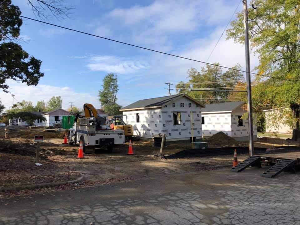 TinyHousesGSO's tweet photo. Progress!! We are looking to have all 10 tiny houses standing by the end of November. #THCD #HighPoint #NC #tinyhouse https://t.co/fw8IjN2oaU https://t.co/nIah5Oc0q7