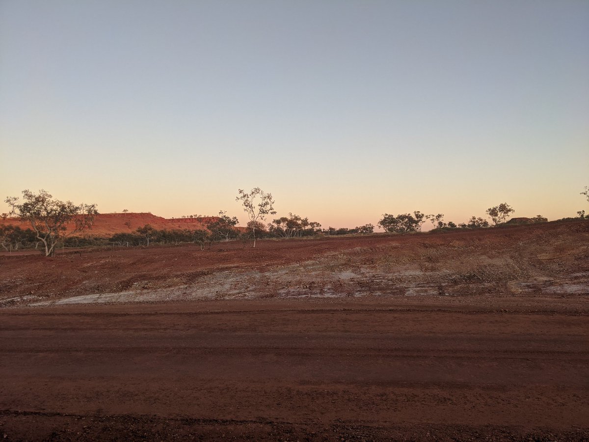 battlepanda_au's tweet photo. Another wonderful morning in the outback #wa #westernAustralia #pilbra https://t.co/Y3piCApbDJ