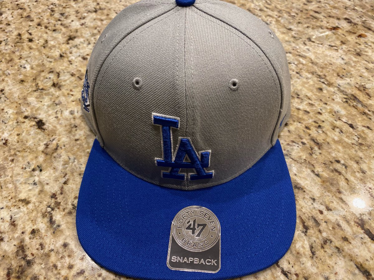 DodgerBlue1958's tweet image. 🚨 GIVEAWAY TIME 🚨

RT this tweet and we will be picking one random winner Thursday, 10/22.

You MUST be following us to be eligible to win. Good luck and go #Dodgers!