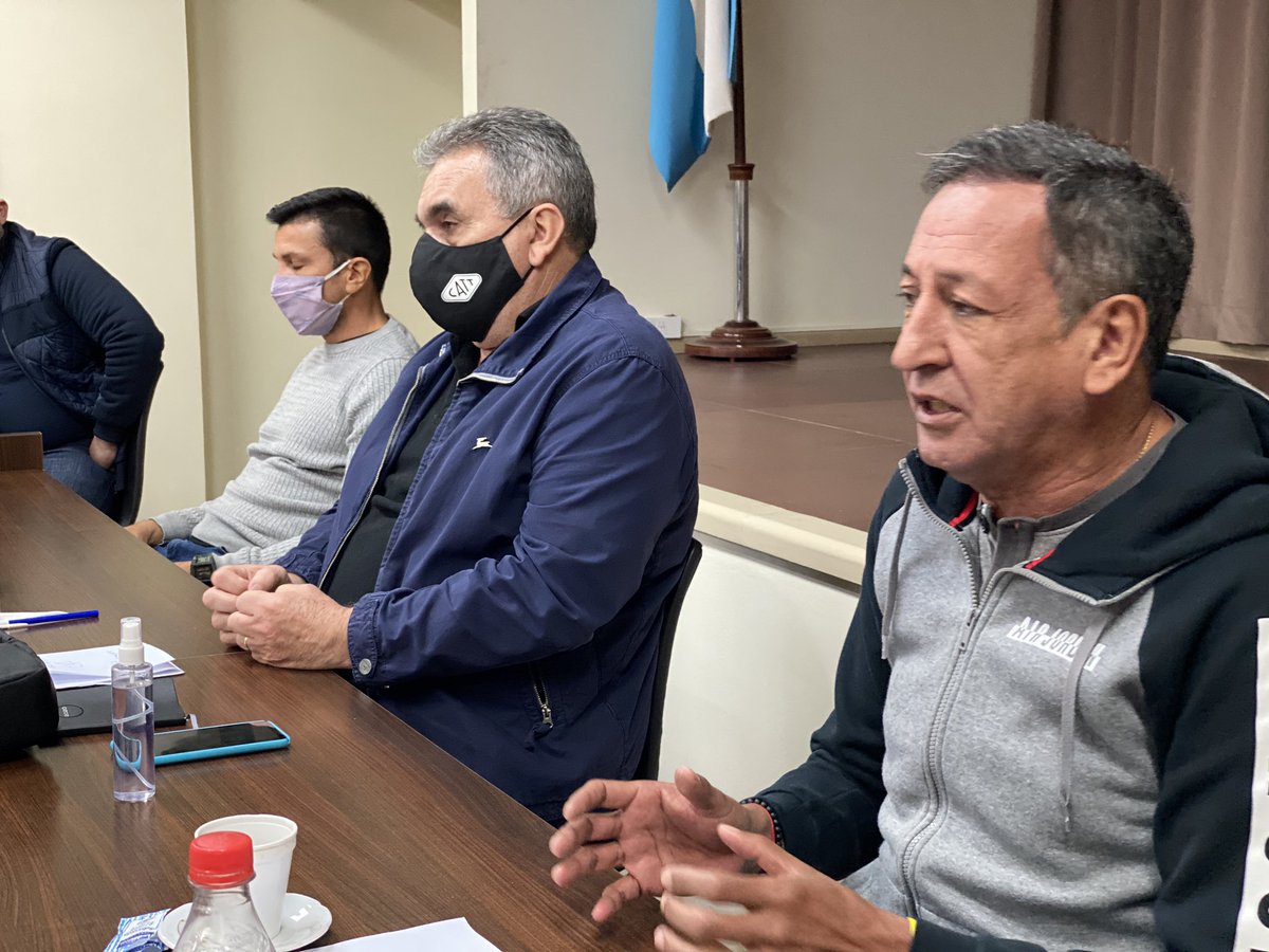 FraternidadArg's tweet photo. Nuestro conductor Omar Maturano participó hoy de la reunión de Secretarios Generales @CATT_Prensa para tratar el difícil momento q atraviesan los compañeros del #Transporte , llevando la voz de los fraternales, trabajadores esenciales que estamos haciéndole frente a la #pandemia https://t.co/Y8XdojJ3Ty