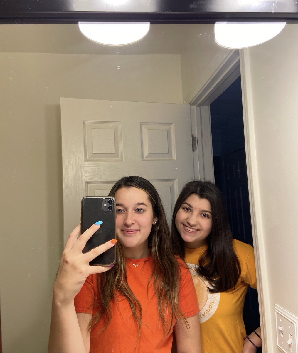 avaschulz21's tweet photo. #UnityDay2020 🧡 #LakerNation @avabell112 https://t.co/bmsehbRcHo