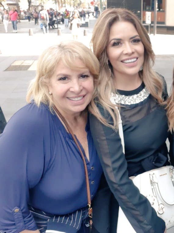 labrillanti's tweet photo. Feliz cumpleaños querida y respetada @magdaproducer .
Salud y éxito!!! https://t.co/OpStefQD4o