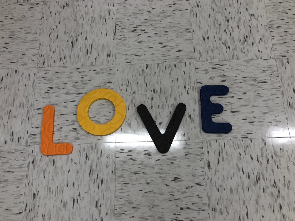 AlexisPhan3's tweet image. Today was a good day! 13,000+ steps for #MilesForUnity &amp;amp; #CLIMBtoUnity A student loves to spell with letters, take a look at today’s word 💙 @BAM_MS_Official @miss_casey_bowe