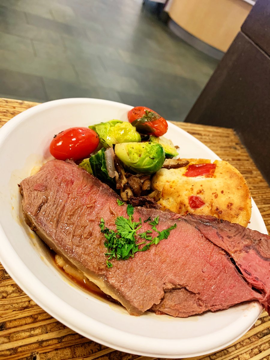 QUDining's tweet image. For tonight's QU Family Dinner at Cafe Q and York Hill, you've got to try this SCRUMPTIOUS and JUICY sirloin roast, served with au jus, garlic-whipped potatoes, roasted vegetables, and feta-red pepper popovers. Yum! #QUFamilyDinner