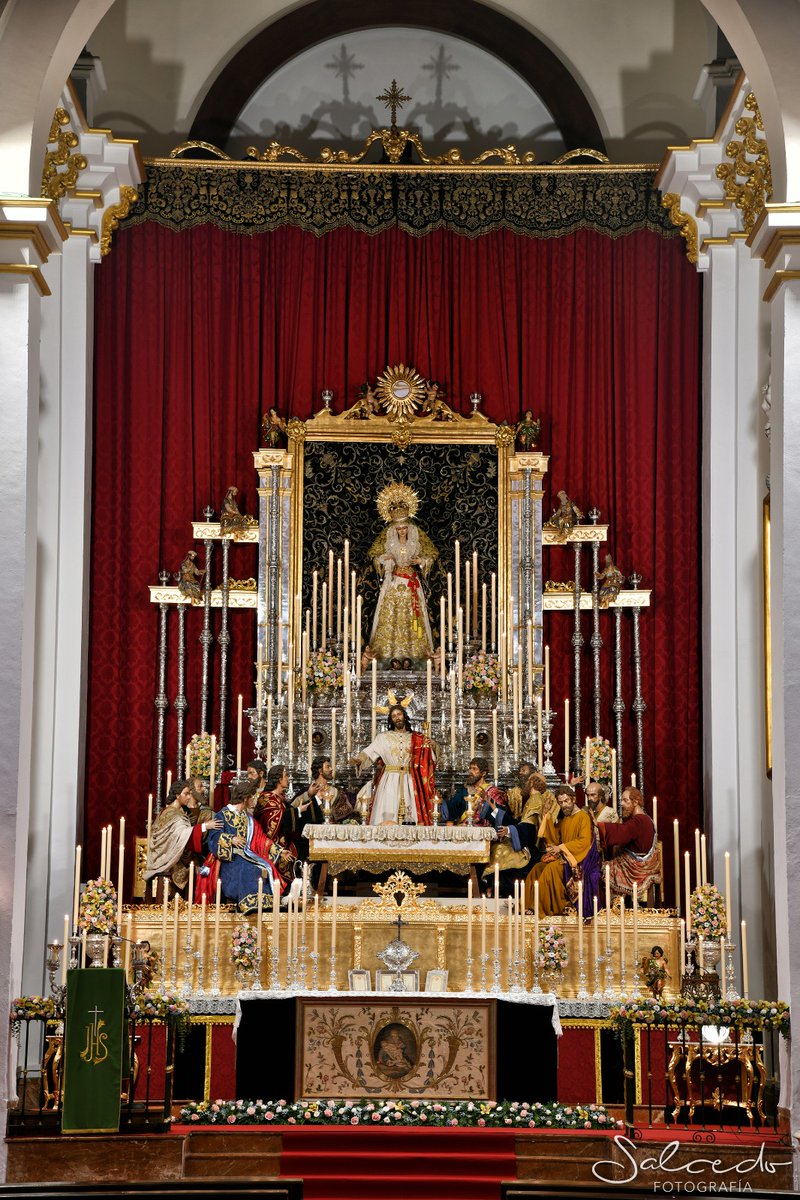 Así se presentan Nuestro Sagrados Titulares en el altar de culto con motivo del L aniversario de su Bendición