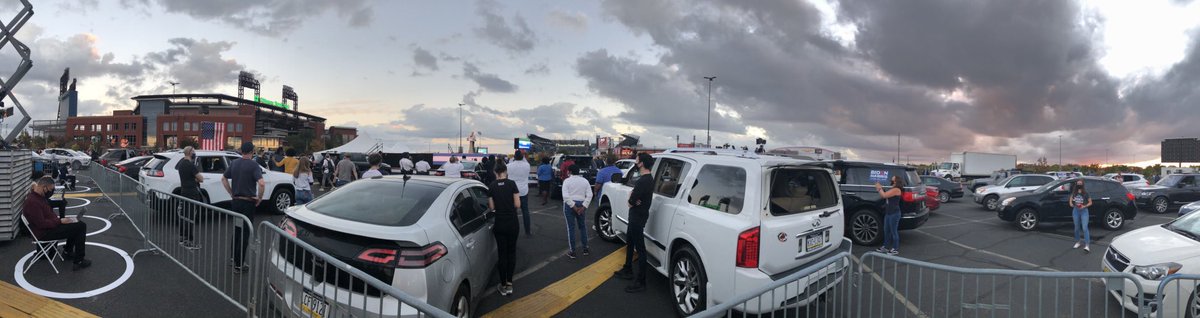 Panoramic shot of Obama at the drive in rally: