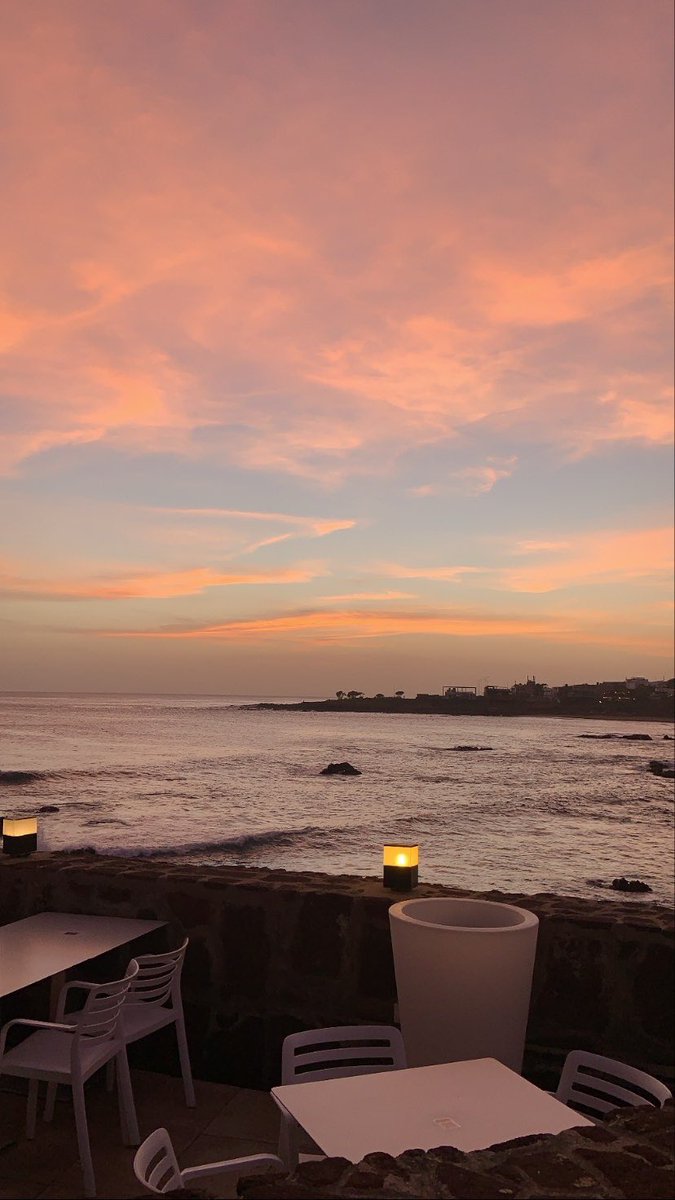 Mara_Chant's tweet photo. Eu fui com a Larissa ver o sunset! https://t.co/u5XvhzCiBi