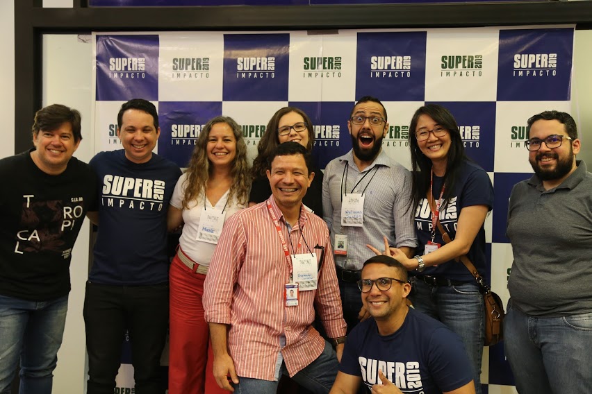supercaruaru's tweet photo. A JCE esse ano é um pouquinho diferente, mas o que nunca muda é a nossa Gratidão por essa equipe incrível que está sempre conosco😍, e amanhã tenhos mais trabalhos dos meus autores favoritos #JCE #Super2020 https://t.co/pl8h4GenQG