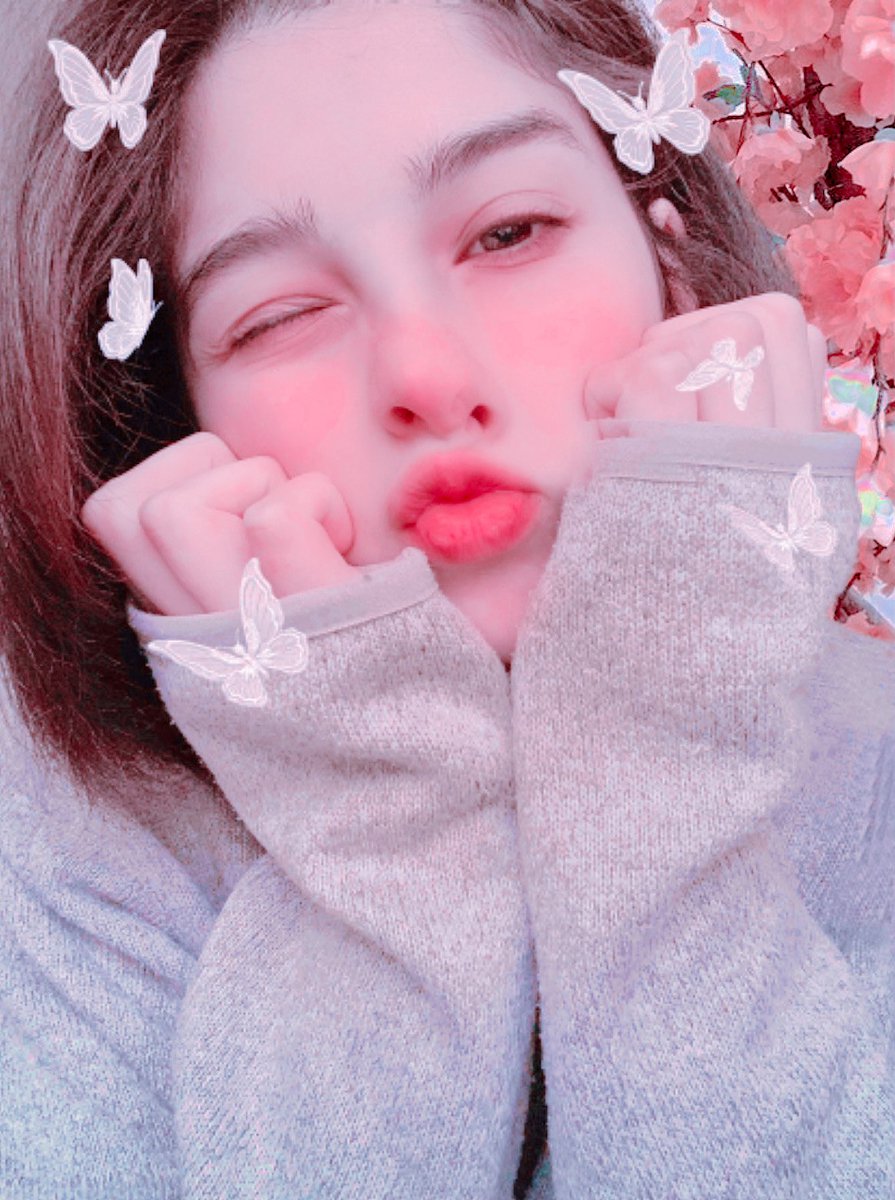sannatiny's tweet photo. ━ ✩・*。❛️️️️❛𝑻𝒖́ 𝒆𝒓𝒆𝒔 𝒍𝒂 𝒍𝒖𝒛 𝒅𝒆 𝒍𝒂𝒔 𝒆𝒔𝒕𝒓𝒆𝒍𝒍𝒂𝒔 𝒆𝒏 𝒆𝒍 𝒄𝒊𝒆𝒍𝒐. 𝑳𝒂 𝒍𝒖𝒛 𝒒𝒖𝒆 𝒎𝒊 𝒄𝒐𝒓𝒂𝒛𝒐́𝒏 𝒂𝒃𝒔𝒐𝒓𝒃𝒊𝒐́❜❜
#AtinySelcaDay #ATEEZ #ATINY #2_years_with_ATEEZ #ATINYと繋がりたい #atinylovesateez #ATEEZStreamParty https://t.co/l3YunXDJZS
