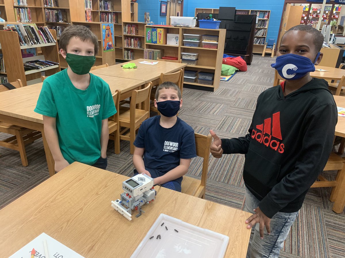 They’re following instructions  &amp; building robots themselves. Enjoying this new training &amp; student centered #FLL LEGO learning.  #DFL <a href="/LanaSheltonLow/">Lana Shelton-Lowe</a>  @kcs_stem