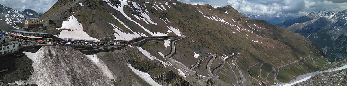 Buenos días, hoy el #Giro pasa por el Stelvio. Estáis avisados!!

📷 Foto de mi colección particular, junio 2018
