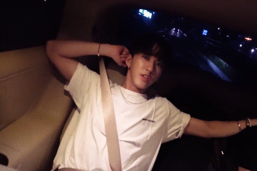 hourly changbin∞⁸ (semi CLOSED) tweet media