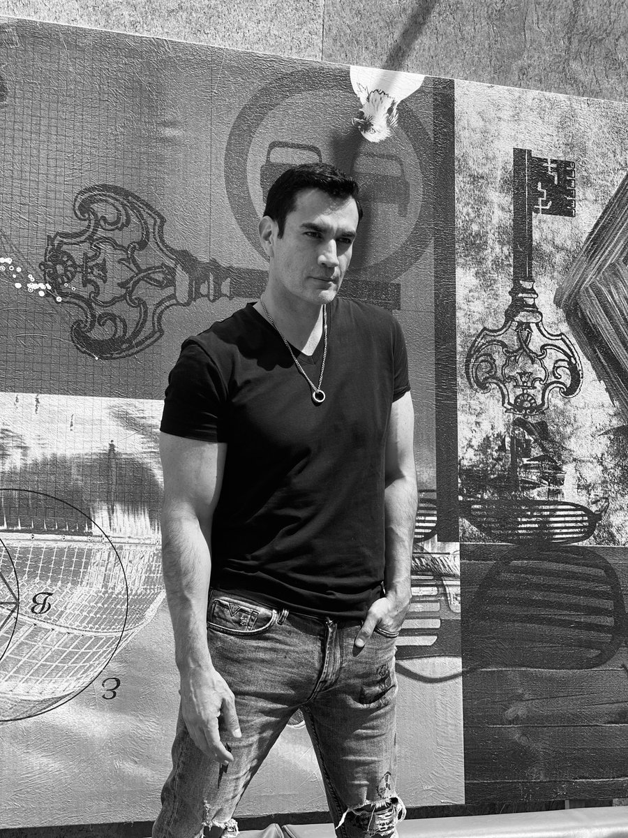 En éste tiempo el tener Salud es tenerlo todo... Si gozas de salud  agradece, si no hay salud, agradece que tienes la oportunidad de luchar por ella... el chiste es Agradecer siempre!!!