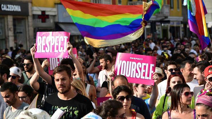 ngntd_id's tweet photo. What is wrong to the LGBT ?? lol
Mereka hanya mempunyai gairah sexual yang berbeda guys, sama halnya dengan kita yang mempunyai gairah seksual yang normal terhadap lawan jenis, memang di agama dilarang tapi kembali lagi itu hak mereka mau mereka ... (1/2)
#Bootngentod
#LGBT https://t.co/WxLGNk6a7V