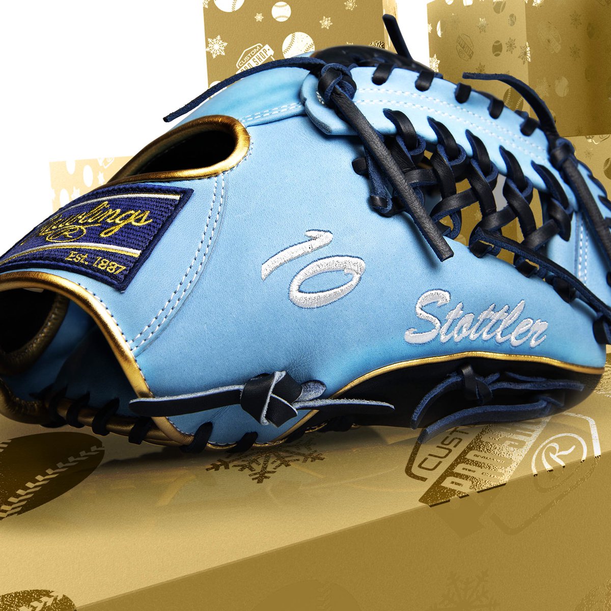 RawlingsSports's tweet photo. Custom gloves make the perfect gift. Kickstart your holiday shopping today at https://t.co/griL9q4HFp, and be a Holiday hero this year! #TeamRawlings #TheMarkOfCustom #RawlingsCustom #CustomProShop https://t.co/On7BQkbevk