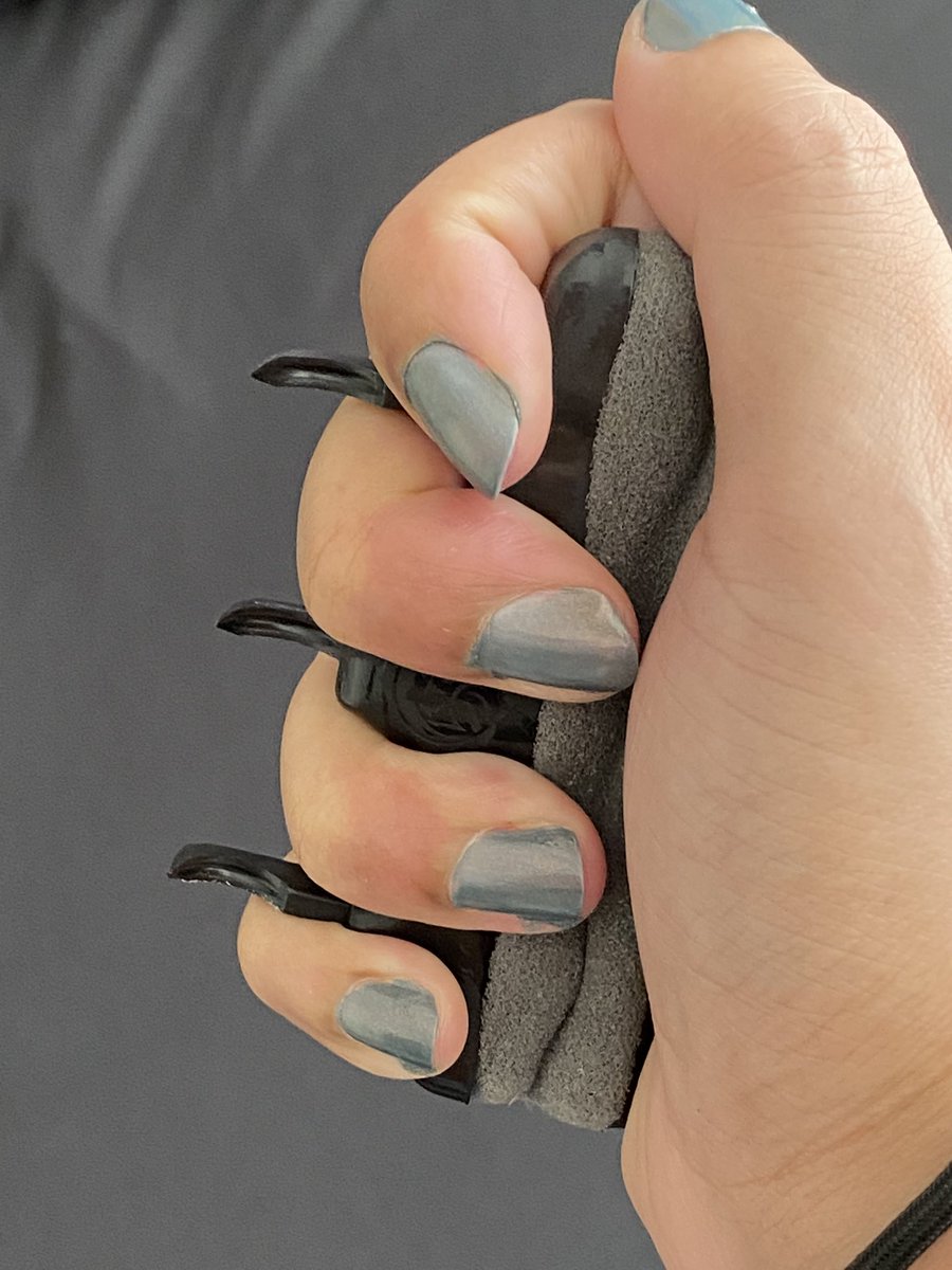 Known as the ‘Tiger Lady’ it’s a very lightweight set of miniature claws that not only tear into your attacker but it’s claws collect his blood and skin to submit as evidence. It’s feather-light weight w/ wrist strap, ideal for jogging or walking your dog   https://www.tigerlady.com 