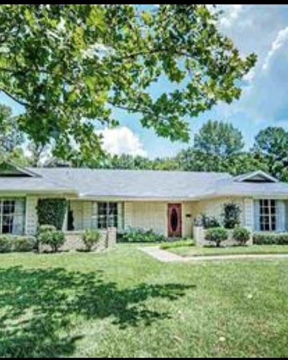 msjoyen's tweet photo. Happy Homeowner #SuperiorRealty #receivedallearnestmoneybackatclosing #whenservicematters https://t.co/opwH5cMlag