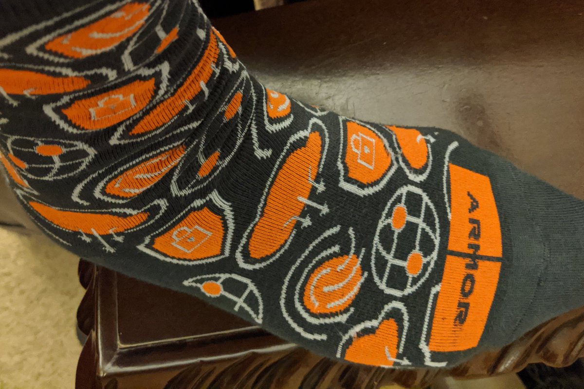 Icebreaker1975's tweet photo. @Armor #armorsocks #armorsecurity
My socks are better than theirs. https://t.co/kzjcEecWOc