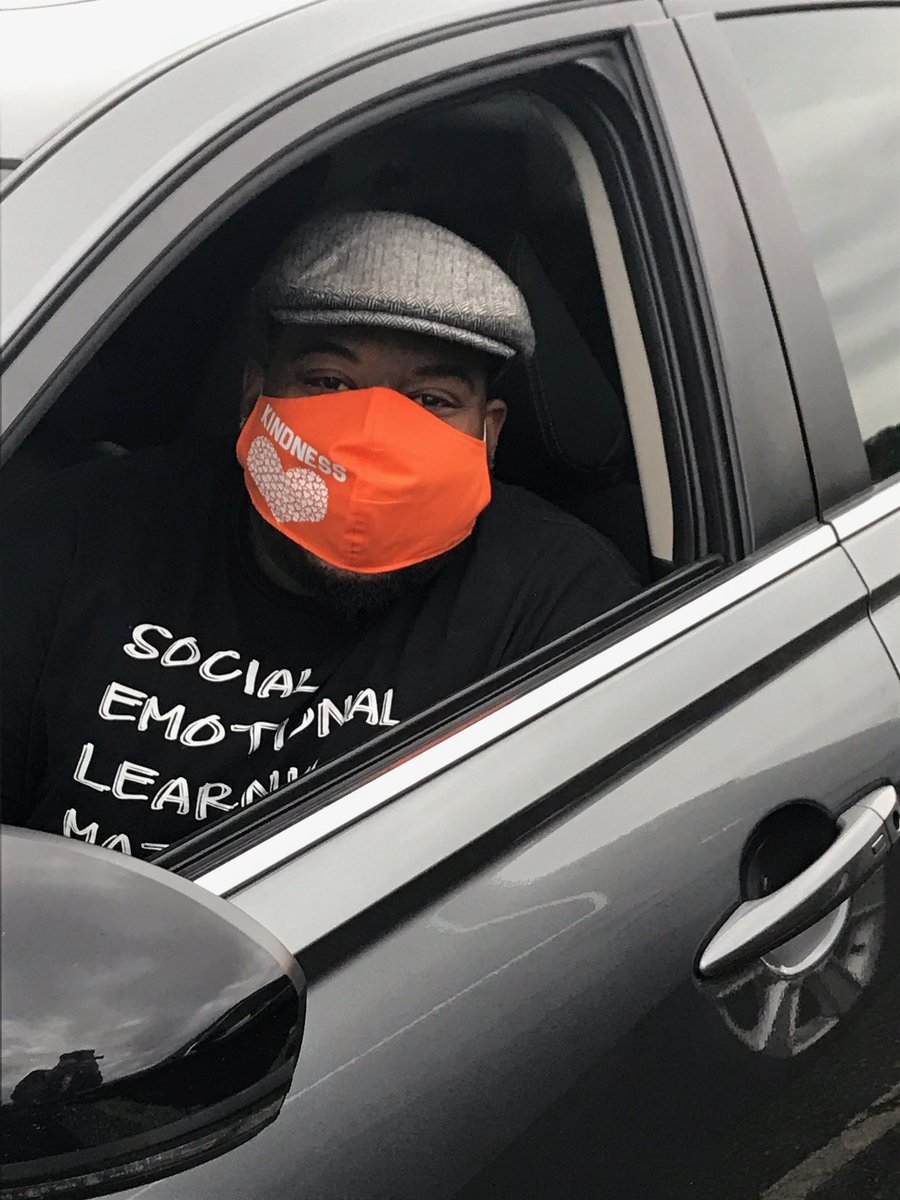 GCS_SEL_Office's tweet image. Our SEL Specialists are wearing their orange and smiles today!!! They are also choosing kindness, acceptance, and inclusion!!!  We see you!!!! #SEL #GCSunite #GCSunity #UnityDay2020 #bullyprevention @latraylnichole @ccw9555 @TiRoShaw @GCSchoolsNC @PACER_NBPC