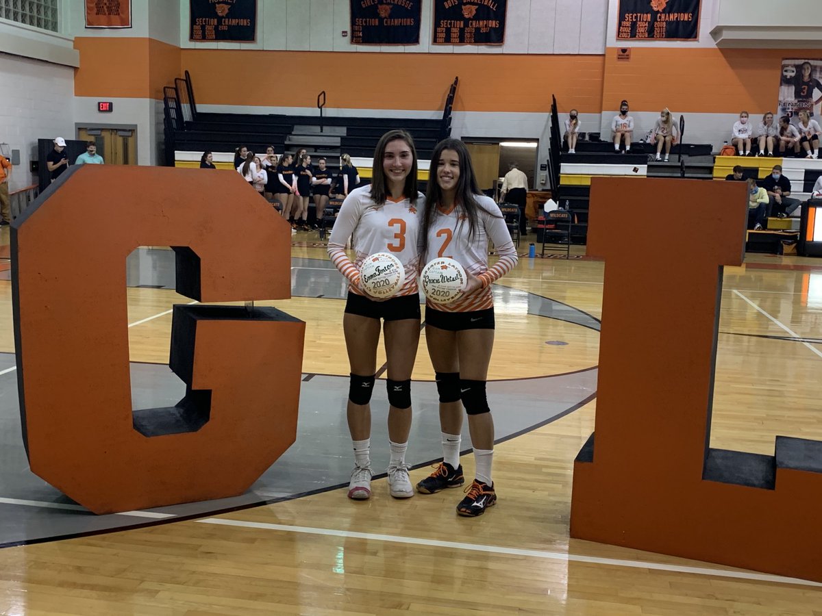 JMains16's tweet photo. Congratulations to Emma and Gracie! #gocats #2021seniors https://t.co/cdLjDg0MHG