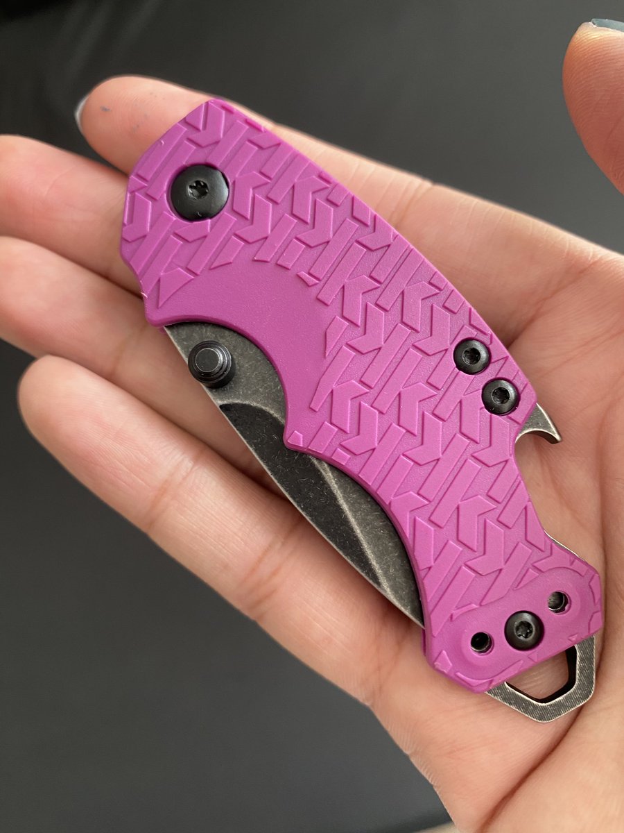 My ‘Violet Terror’ is a perfect EDC for walking to the store, walking to your car at night, or pretty much whatever and whenever wherever men are around. It has a ring on it allowing you to hook it to a bag or your keys and fits perfectly into a pocket  https://www.amazon.com/dp/B00TUC4O9C/ref=cm_sw_r_cp_api_i_RrmKFbG460V59?_encoding=UTF8&psc=1