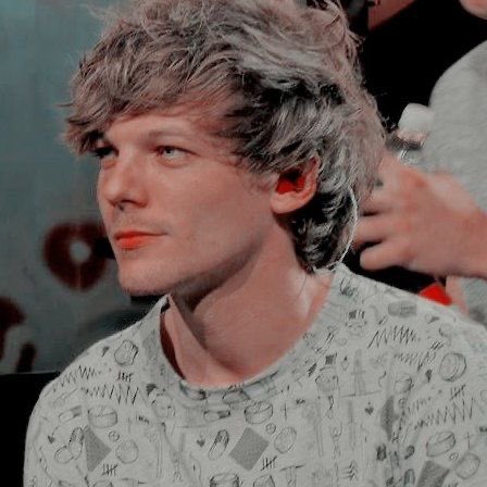 louis tomlinson being prettier than all of us; a necessary thread
