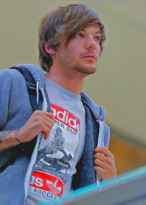 louis tomlinson being prettier than all of us; a necessary thread