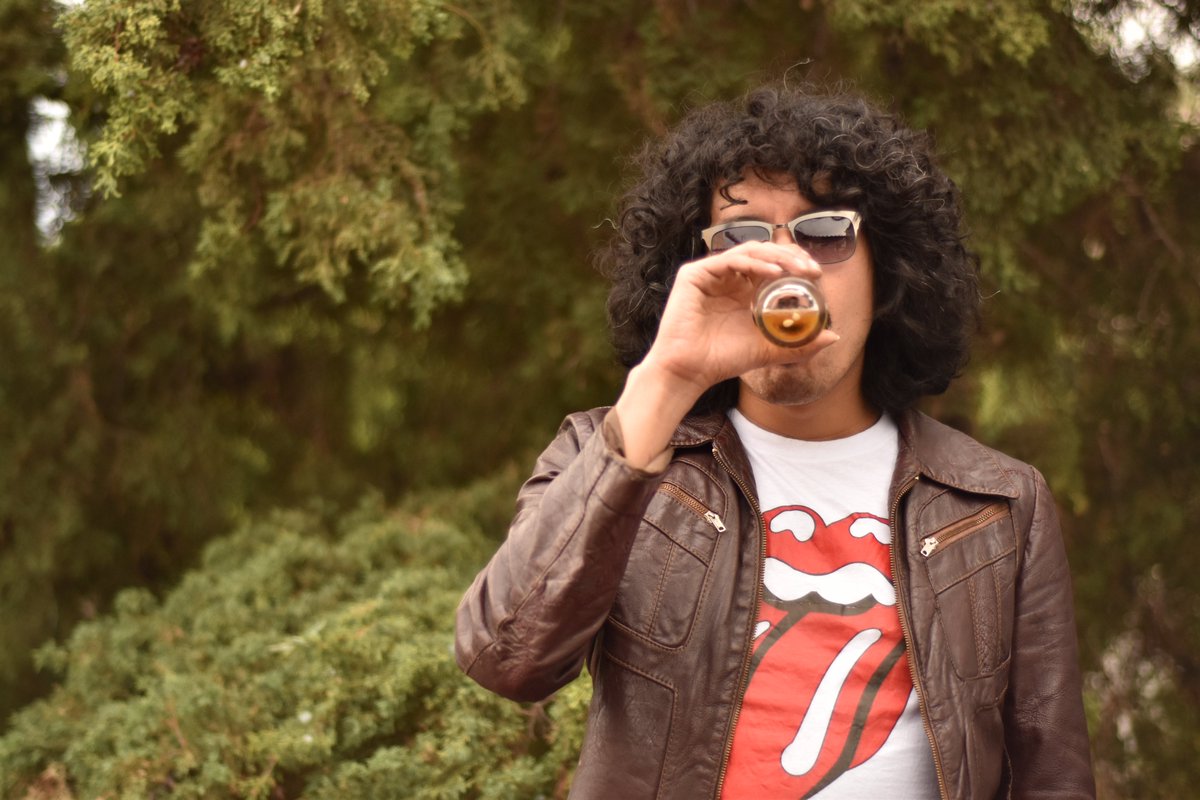 🥳¡Feliz cumpleaños 'Perro Viejo'! 🥳
<a href="/GudyChombers/">Gudy Perro Viejo</a>, hoy le dio otra vuelta al sol, pasen a felicitarlo, el los estará leyendo. 💖