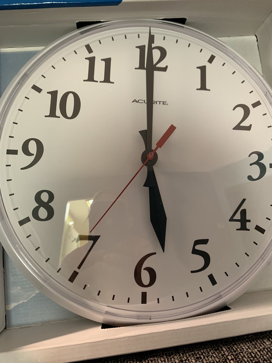 kle052789's tweet photo. We ordered a new clock online. What time would you say this is? #goingback #cantadjustit #thisiswhyidontshoponline #stupidclock https://t.co/Pnq83RYy5Y