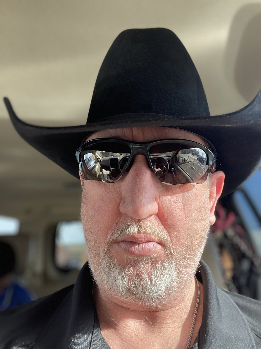 MentalAmmo's tweet photo. @TubbsShow #HatsForLee https://t.co/AcgDYtlSTX