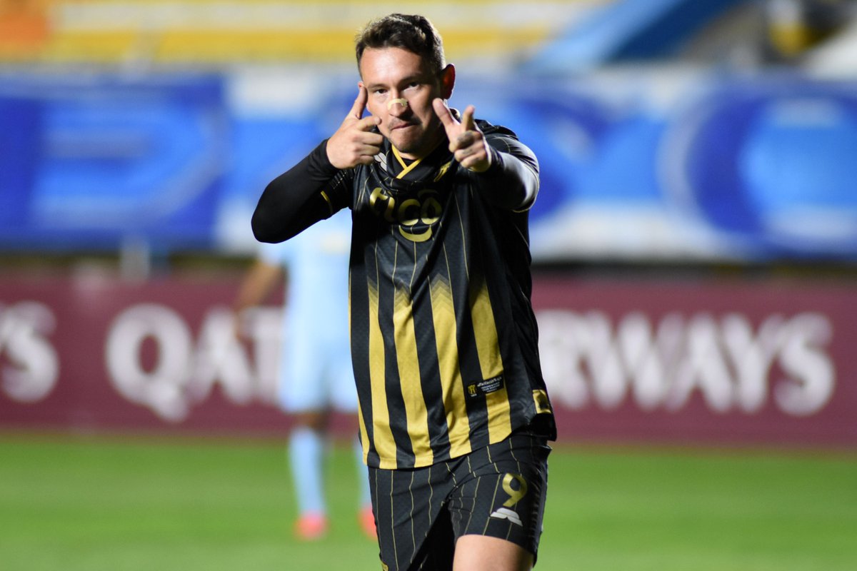 🇵🇾🔥 ¡Otro festejo de la Fiera! El delantero paraguayo Fernando Fernández anotó su tercer gol con @ClubGuarani en la actual #Libertadores. https://t.co/Ur7aDetMMJ