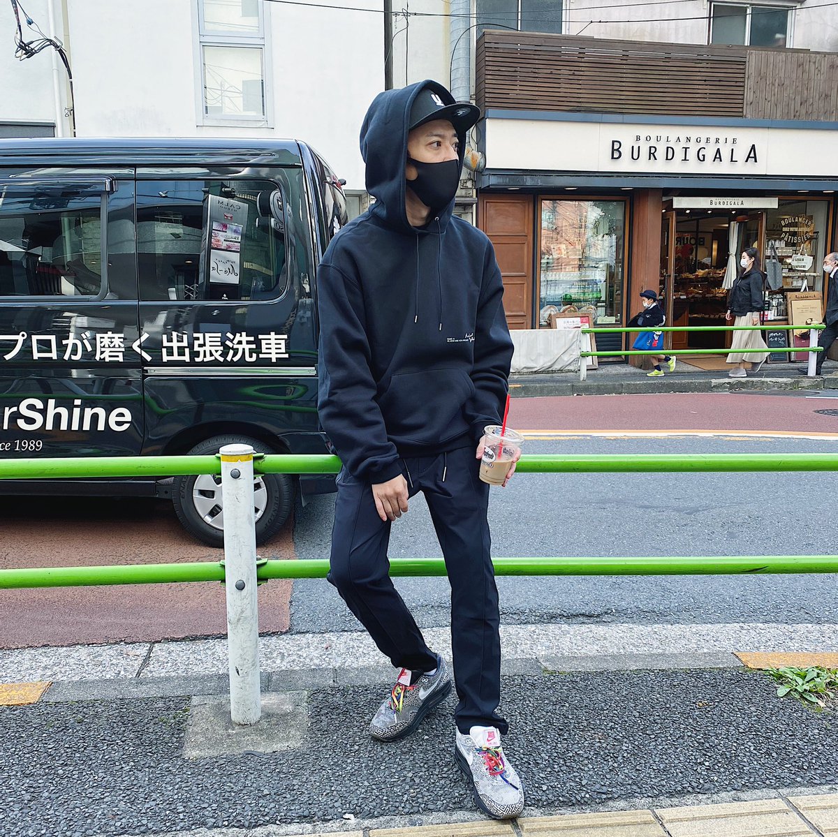 Ryoz Ryosuke Nomura せっかく撮ってもらったのに プロが磨く出張洗車 の写り込みのせいでダサい Ryoz Ryosuke Nomura せっかく撮ってもらったのに プロが磨く出張洗車 の写り込みのせいでダサい