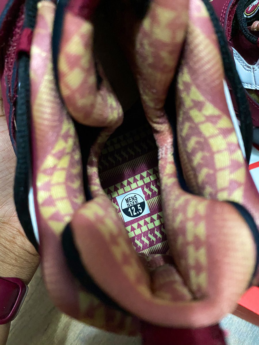 JBreak23's tweet photo. I was so sleep when these dropped. I’m awake now. First Grad present. Air Diamond Turf 2 PRM QS (FSU) #FSUKicks https://t.co/agC0KICbEE