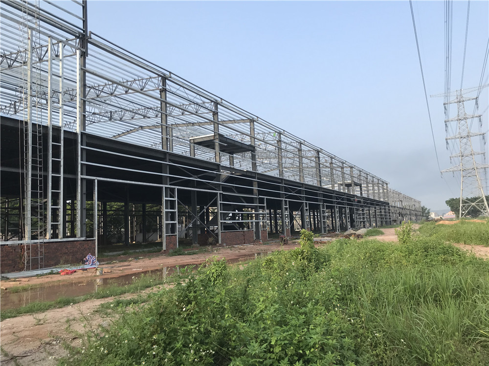 junyousteel's tweet image. # TPA Housing #
Wall cladding installation on going.
#steelstructurewarehouse
#steelgodown
#steelstructureworkshop