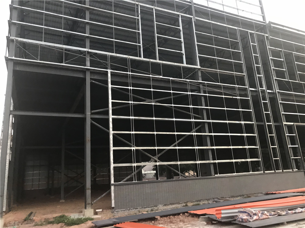 junyousteel's tweet image. # TPA Housing #
Wall cladding installation on going.
#steelstructurewarehouse
#steelgodown
#steelstructureworkshop