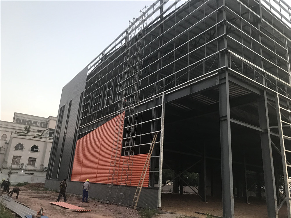 junyousteel's tweet image. # TPA Housing #
Wall cladding installation on going.
#steelstructurewarehouse
#steelgodown
#steelstructureworkshop