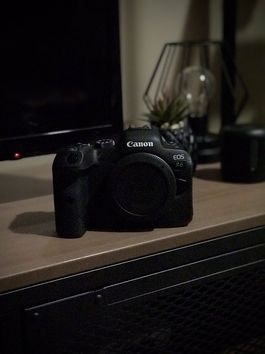 sheafriesen's tweet photo. After 7 years, I finally upgraded 📸 https://t.co/BF9Iw0vnHg