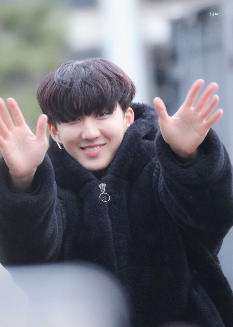 changbin in this jacket — a fluffy thread