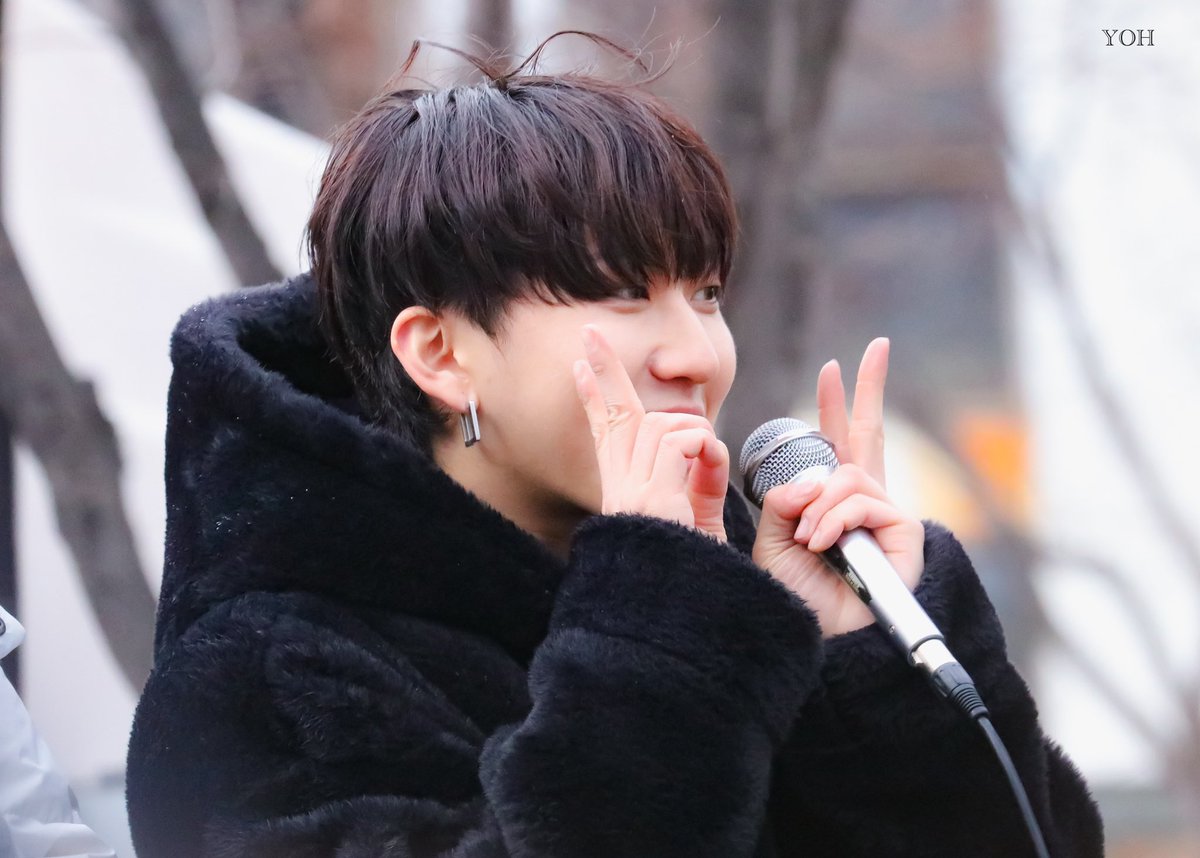 changbin in this jacket — a fluffy thread