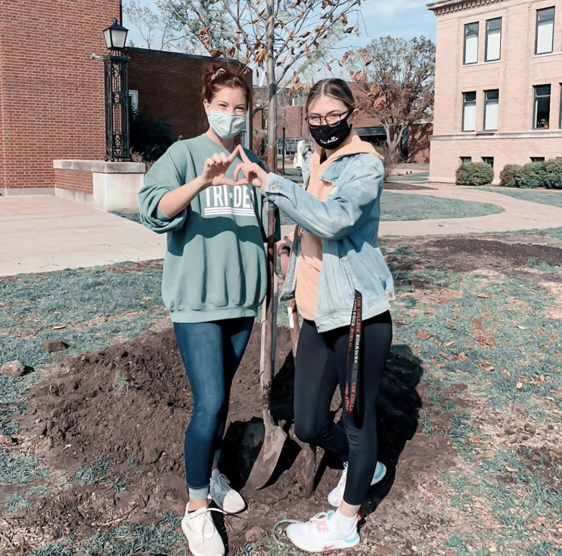 TriDeltaCoe's tweet photo. Thank you to the Delta Alumni and Coe Alum who donated to make it possible for us to plant some trees on @CoeCollege’s campus after the derecho!❤️💛 We loved giving back to the Coe community and being able to make our campus beautiful again!
#ALittleDirtNeverHurt #TriDelta https://t.co/AB1q0y8BEz