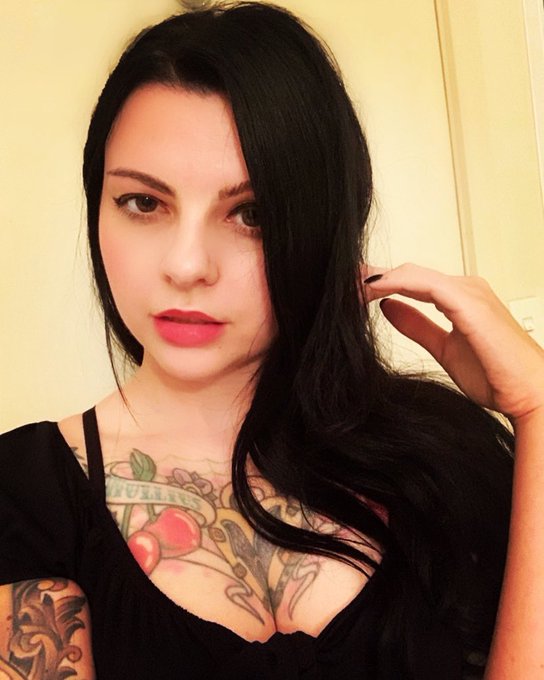 South Sea Vampire 🦇🇳🇿🦇 https://t.co/SyJc7TOwmo<a href="/tag/throwback"class="tags"><span>#throwback</span></a><a href="/tag/shotonfilm"class="tags"><span>#shotonfilm</span></a>