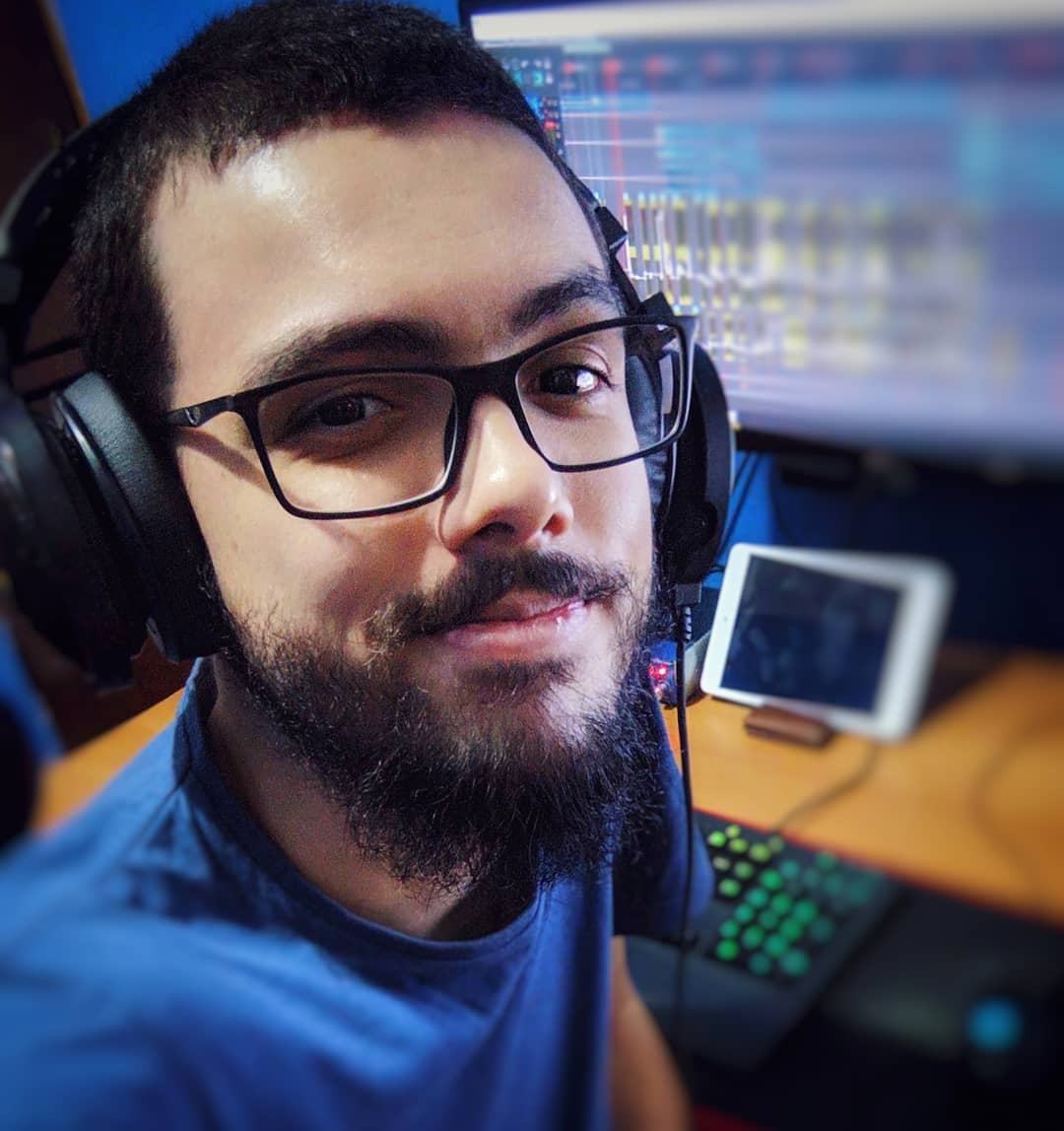 Hj é 21 de Outubro, #diadopodcast
Me sinto feliz e realizado por poder trabalhar com a mídia, e por ter a mão em programas tão incríveis dos quais sou muito fã!
Parabéns ao podcast por mais um ano. E parabéns à todos q se dedicam à mídia de alguma forma.
#podcastlife https://t.co/HV2URX7YSm