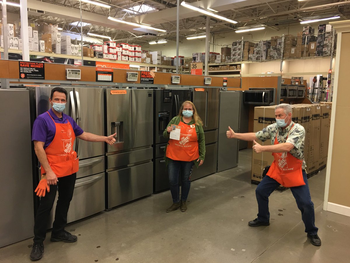 #4002The Beast.
Tia received a well deserved homer today for closing a HUGE sale.
⁦<a href="/DepotLuke07/">Luke Pfaendler</a>⁩ ⁦@blkubes⁩ ⁦<a href="/Greg_HD4002/">Greg Reding</a>⁩ ⁦<a href="/HDMike2/">HDMike</a>⁩ ⁦<a href="/KenNorrisTHD/">Ken Norris</a>⁩