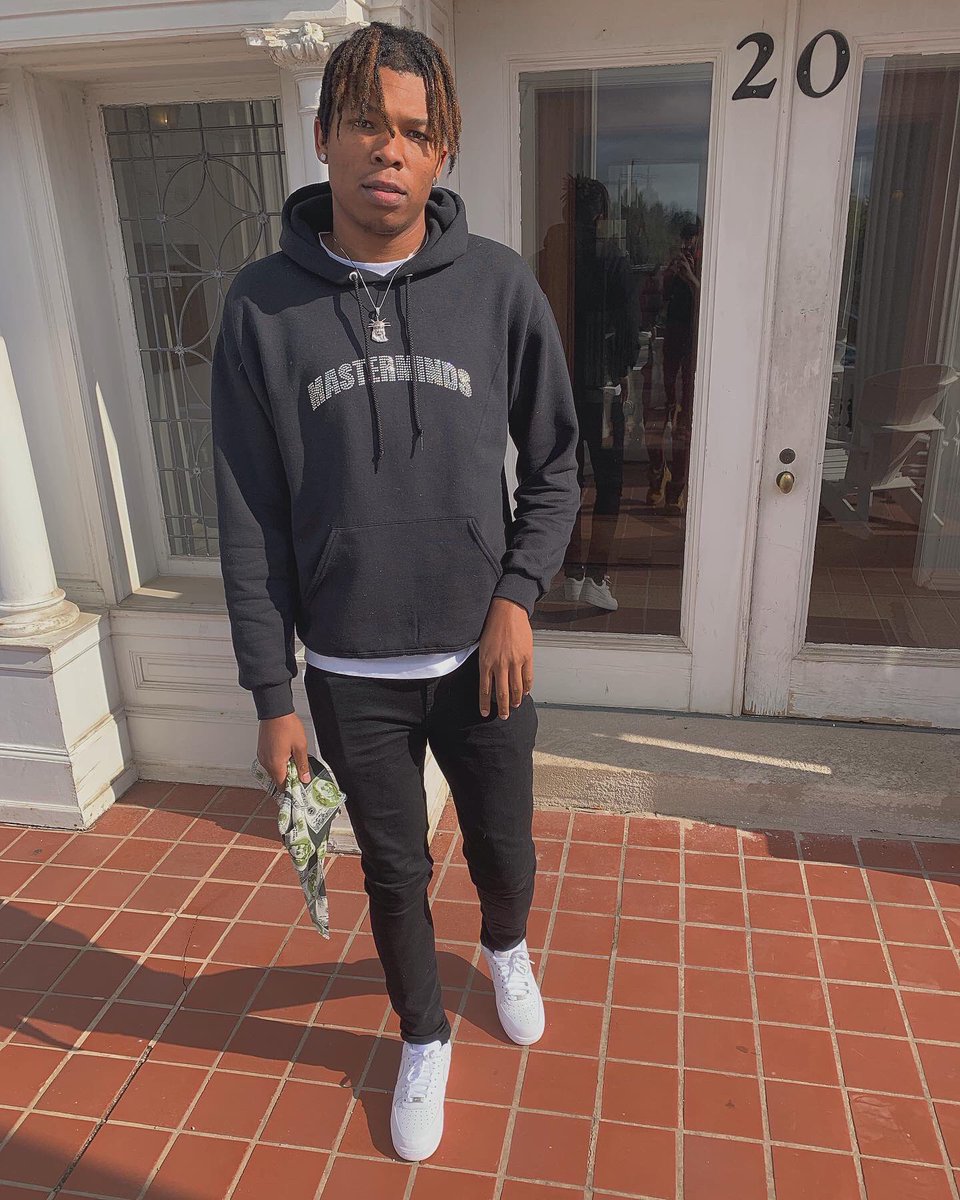 #Hollywood’🥀 tweet media