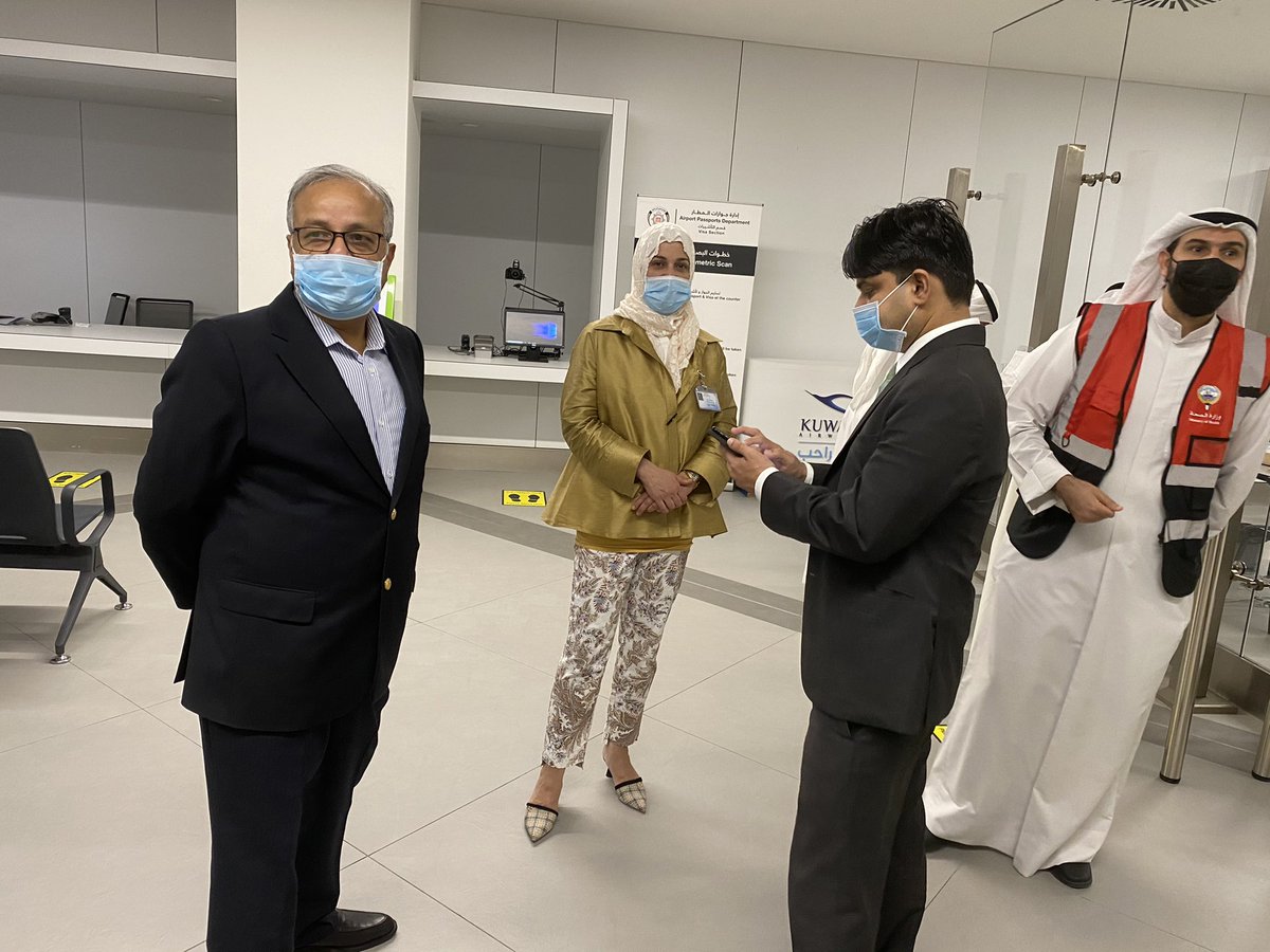 SajjadDiplomat's tweet photo. Alhamdulillah, first batch of Pakistani healthcare professionals just arrived in Kuwait. 
We received them. 
@ParepKuwait 
@mophrd https://t.co/0b2acXEqAx