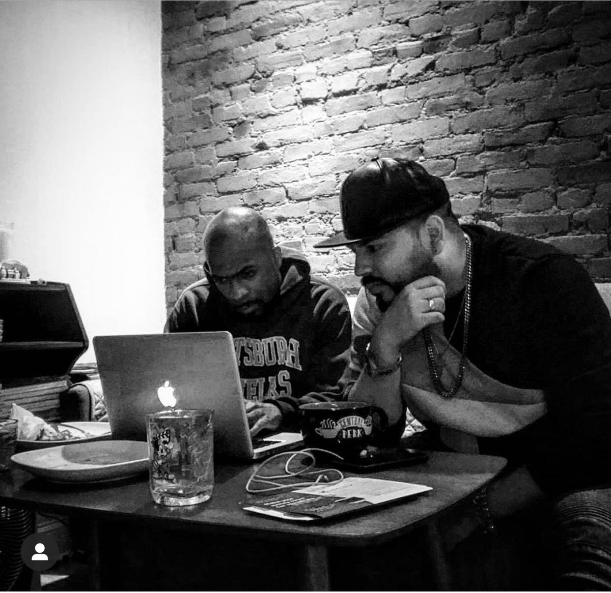 mrgmstudios's tweet photo. We back together again @puertoricangio1 puertoricangio1 Writing session.Rewriting new draft for “Traffic Cops Zombie Corpse”. Sequel to our buddy cop comedy”Traffic Cops” from 5 years ago. Ideas are coming out smoothly. #writingsession #comedy #sequel #writeractor #directors https://t.co/S4dIJyFxAX