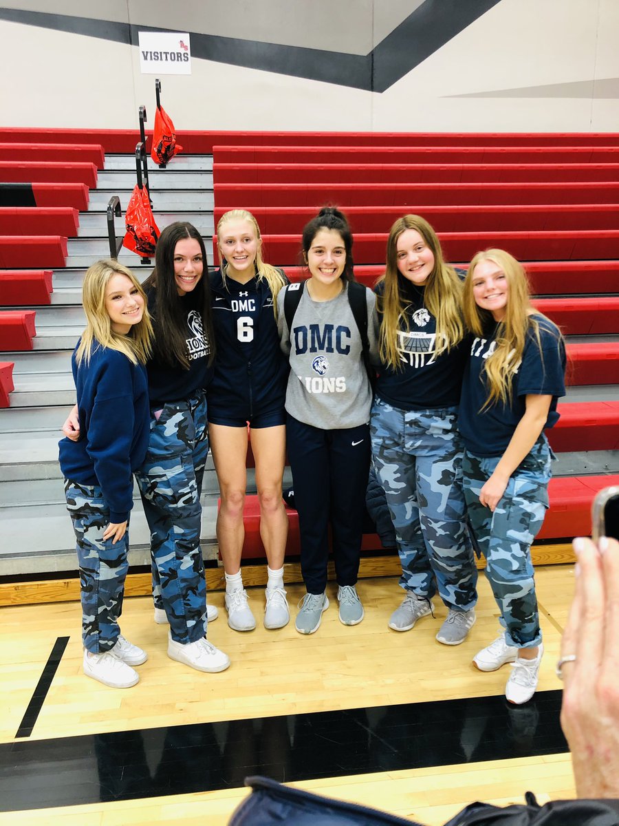 @DSMChristian Volleyball fan BFFs!!  <a href="/DexterAlysen/">Alysen Dexter</a> <a href="/mjlank/">Margaret Lankford</a> <a href="/sophnewberryy/">Sophie Newberry</a> <a href="/AudreyLinebach/">audrey linebach</a> @elizabethbrightman <a href="/coraolson17/">cora olson</a>