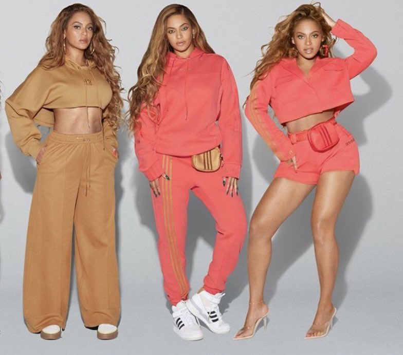BEYSUSTINGZ's tweet photo. the way Beyoncé is eating this shoot up >> https://t.co/bvGK7HviRY