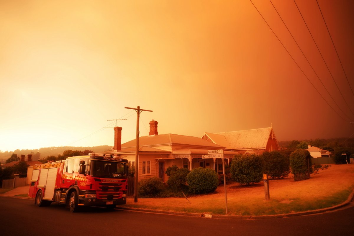 CFAChiefOfficer's tweet photo. Fire survivors urge others to prepare https://t.co/jZ2Elkd3k1 https://t.co/btPh1vOxoo